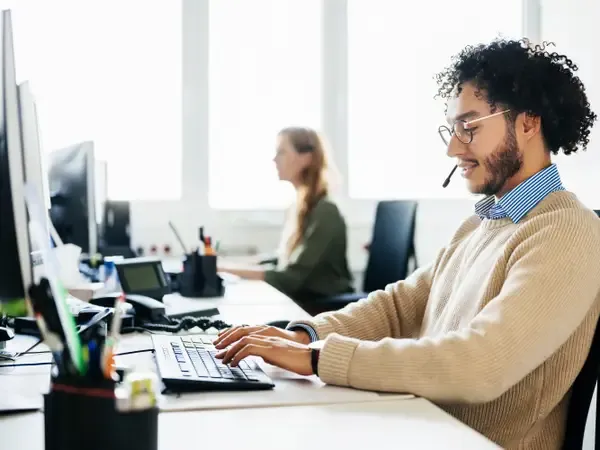 Customer support operator